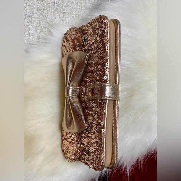 Loungefly x Disney Sequin Wallet Rose Gold Minnie Mouse Phone Case & Card Holder - Picture 12 of 17